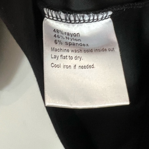 Teen Boss Sweatshirt Heart Applique Size Small Black Long Sleeve Crew - Picture 6 of 6